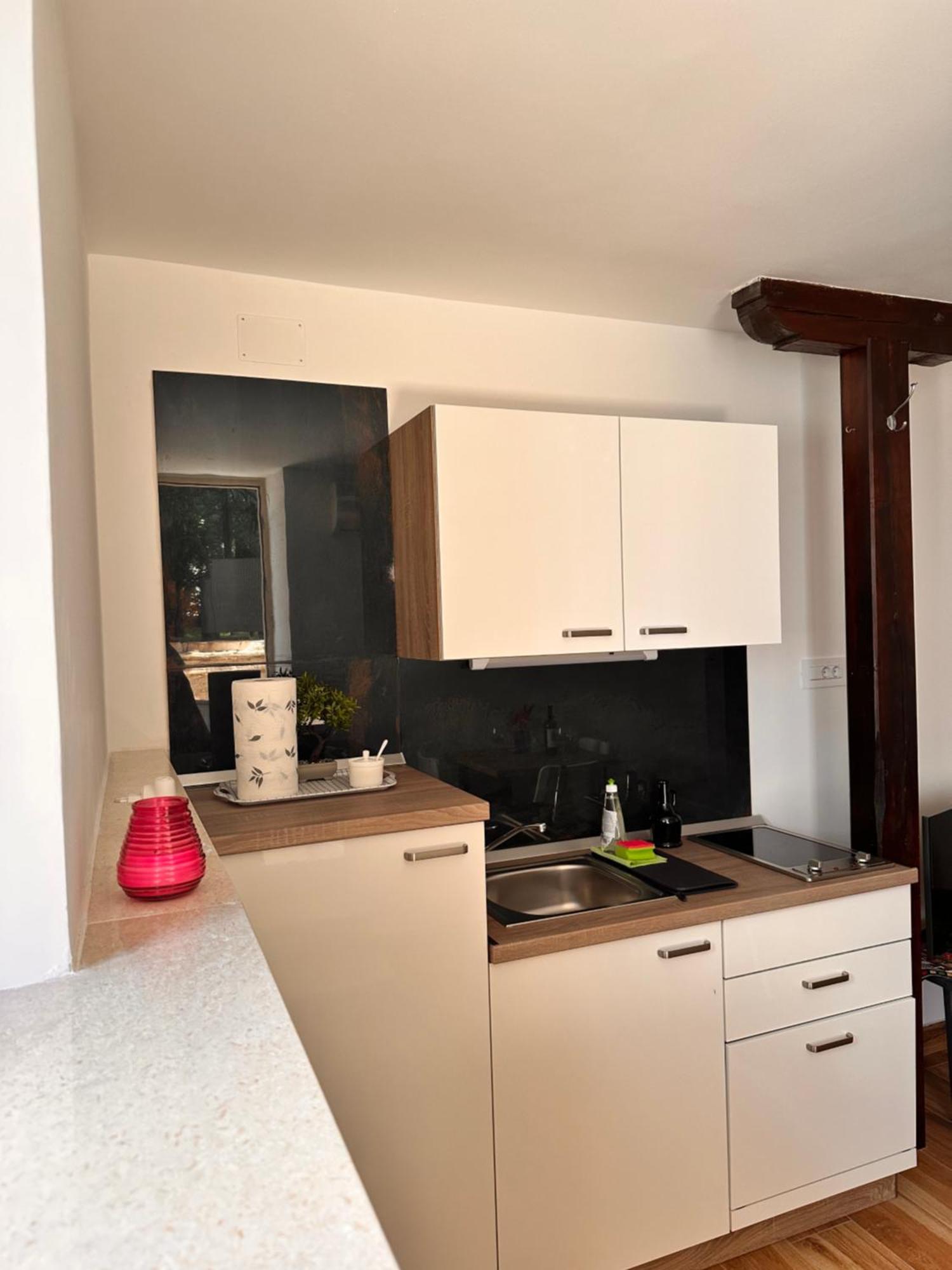 Lux Apartments In Downtown プーラ エクステリア 写真