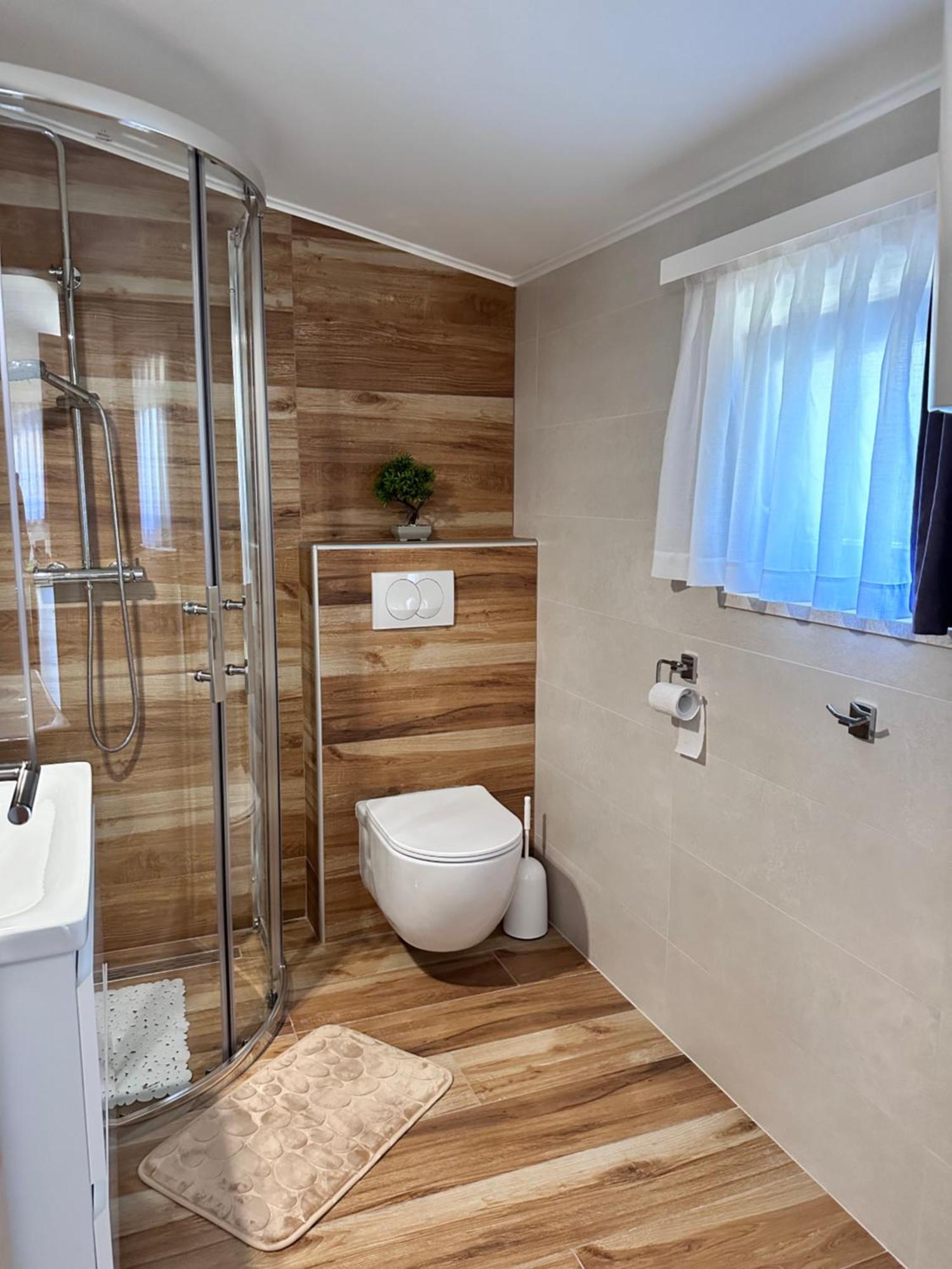 Lux Apartments In Downtown プーラ エクステリア 写真