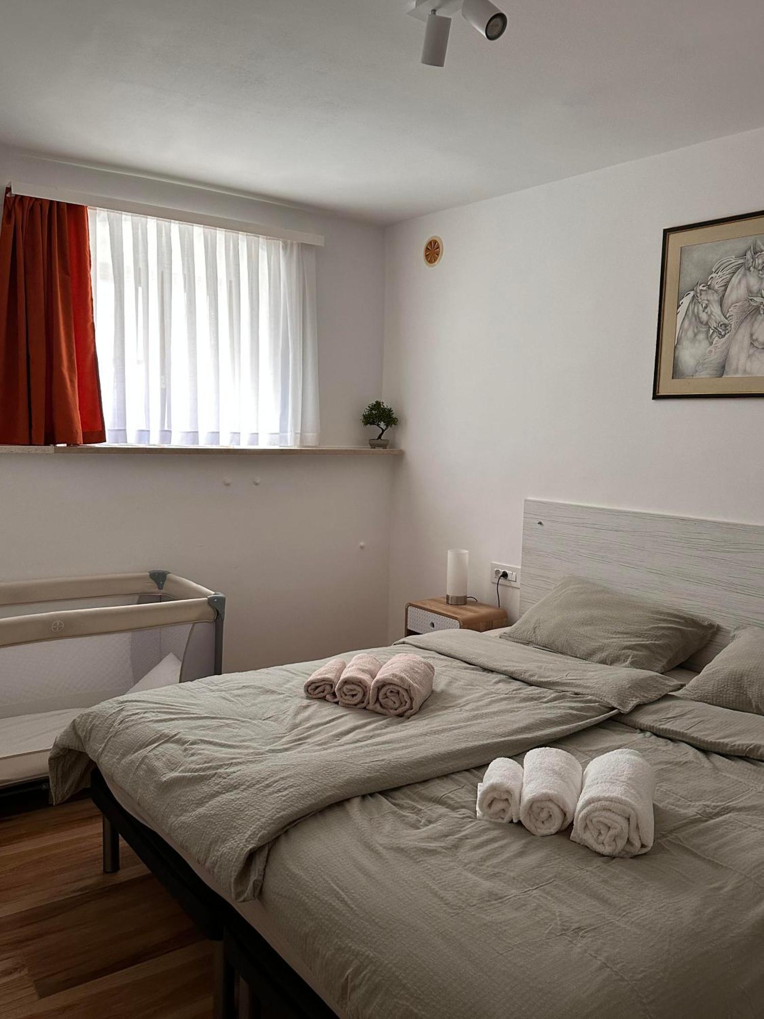 Lux Apartments In Downtown プーラ エクステリア 写真